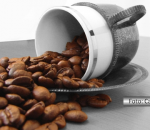 Fernando Albrecht publica fotos de grãso de café junto a uma xícara belíssima