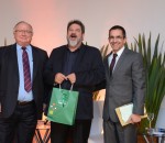 Cortella (ao centro) com os mediadores Alcides Mandelli Stumpf e Jorge Martines (diretor de Gestão Organizacional e Integração da Unimed/RS) 